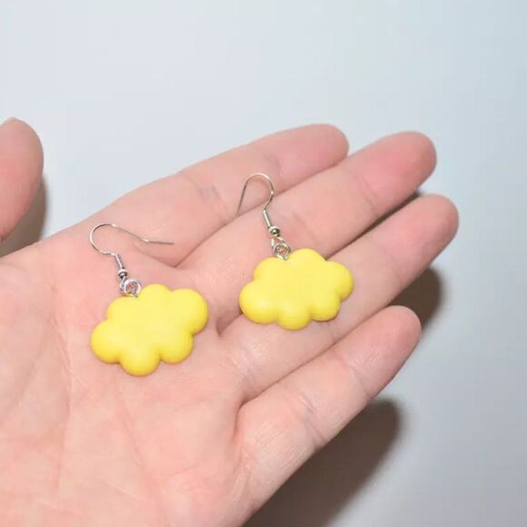 🆕Yellow Cloud Charm Dangle Earrings - Picture 4 of 5